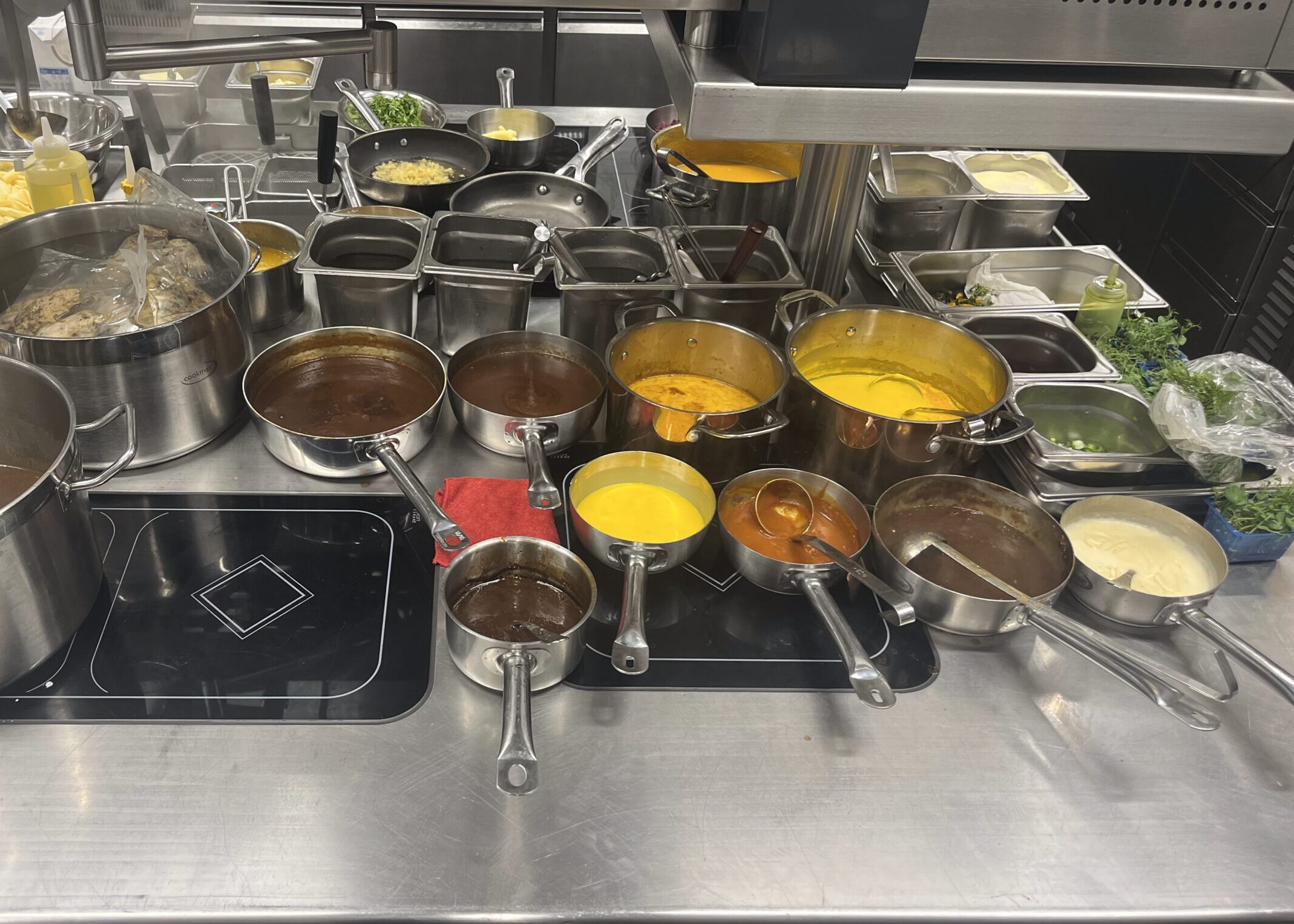 Soßen Setup in einem sehr guten Restaurant